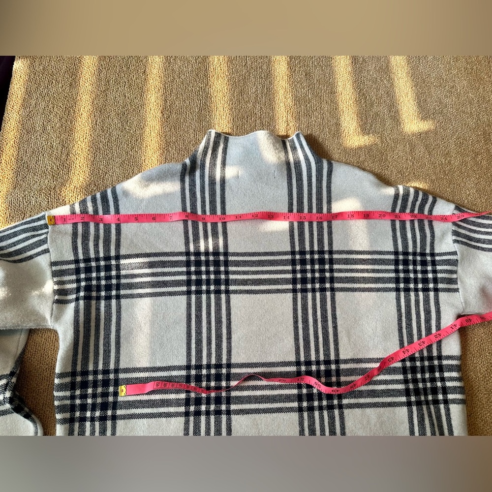 Tahari White & Black Plaid Mock Turtleneck Sweater size XL - Picture 8 of 8